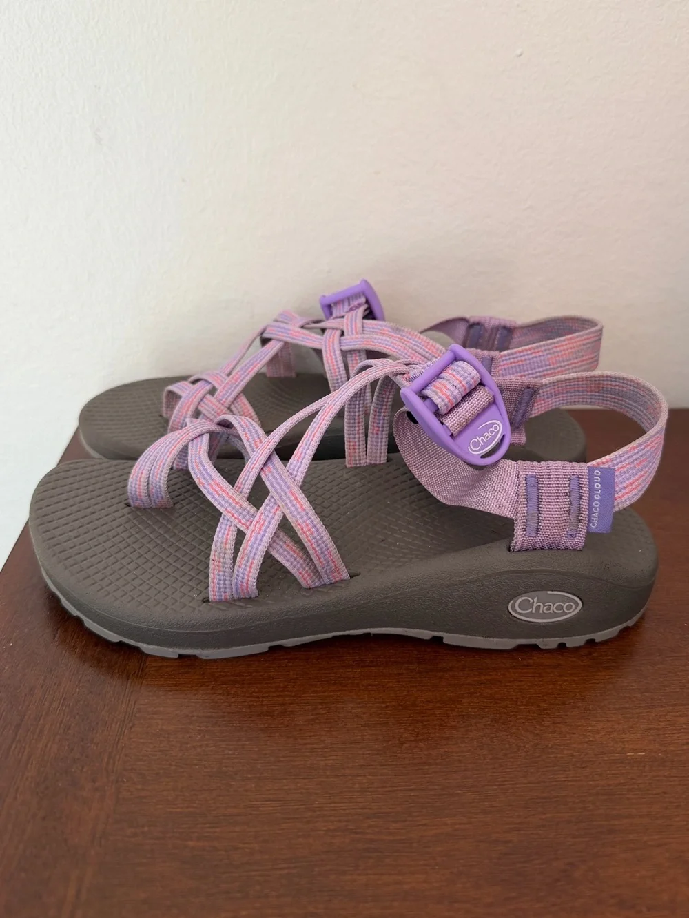 Chaco Womens Cloud Sandals - Size 6